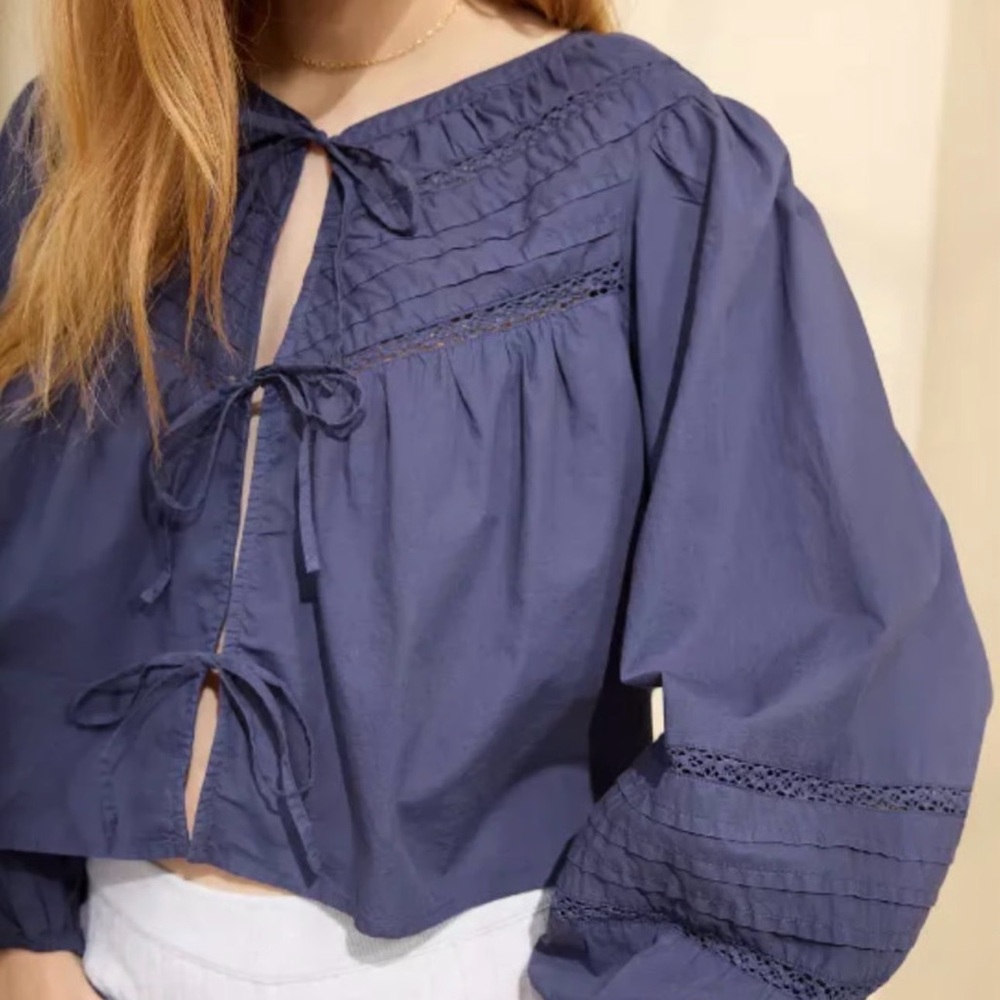 NWT Aerie Charcoal Smocked Blouse. Size Small With Balloon Sleeves - Picture 10 of 11